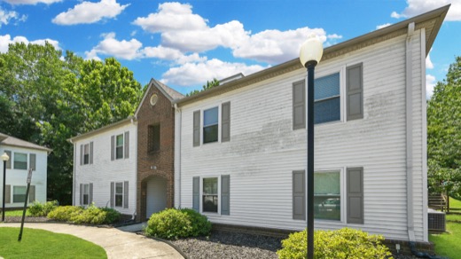 River Oaks Apartments photo 8